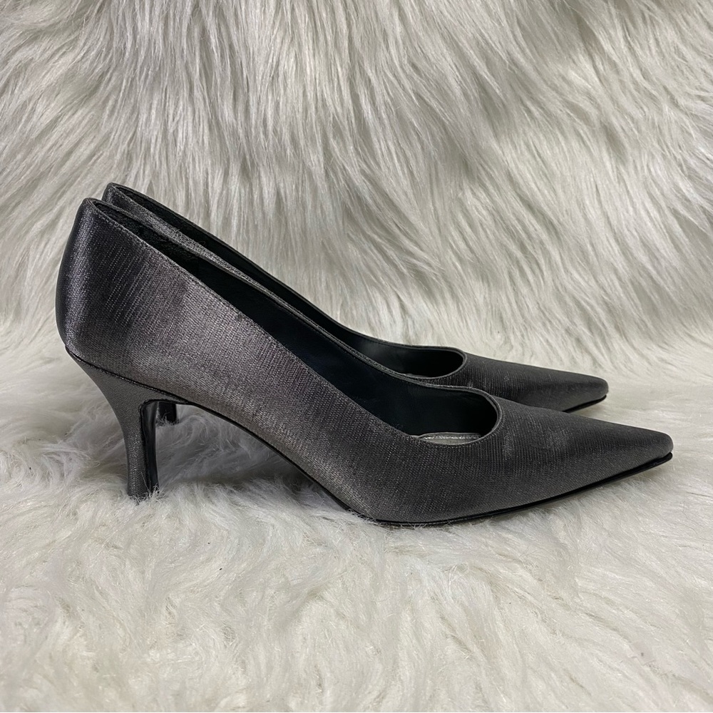 Stuart Weizmann Silver Pointed Toe Heels Size 7 M - image 2